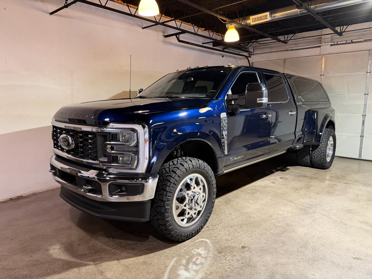 Ford F-350 SD King Ranch Crew Cab Long Bed DRW 4WD 2023