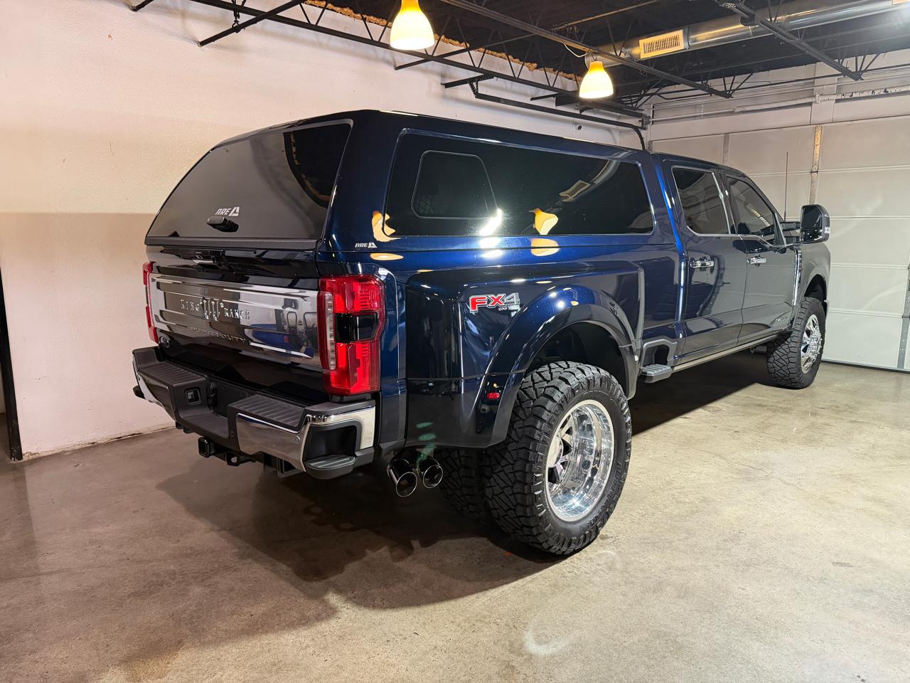 Ford F-350 SD King Ranch Crew Cab Long Bed DRW 4WD 2023