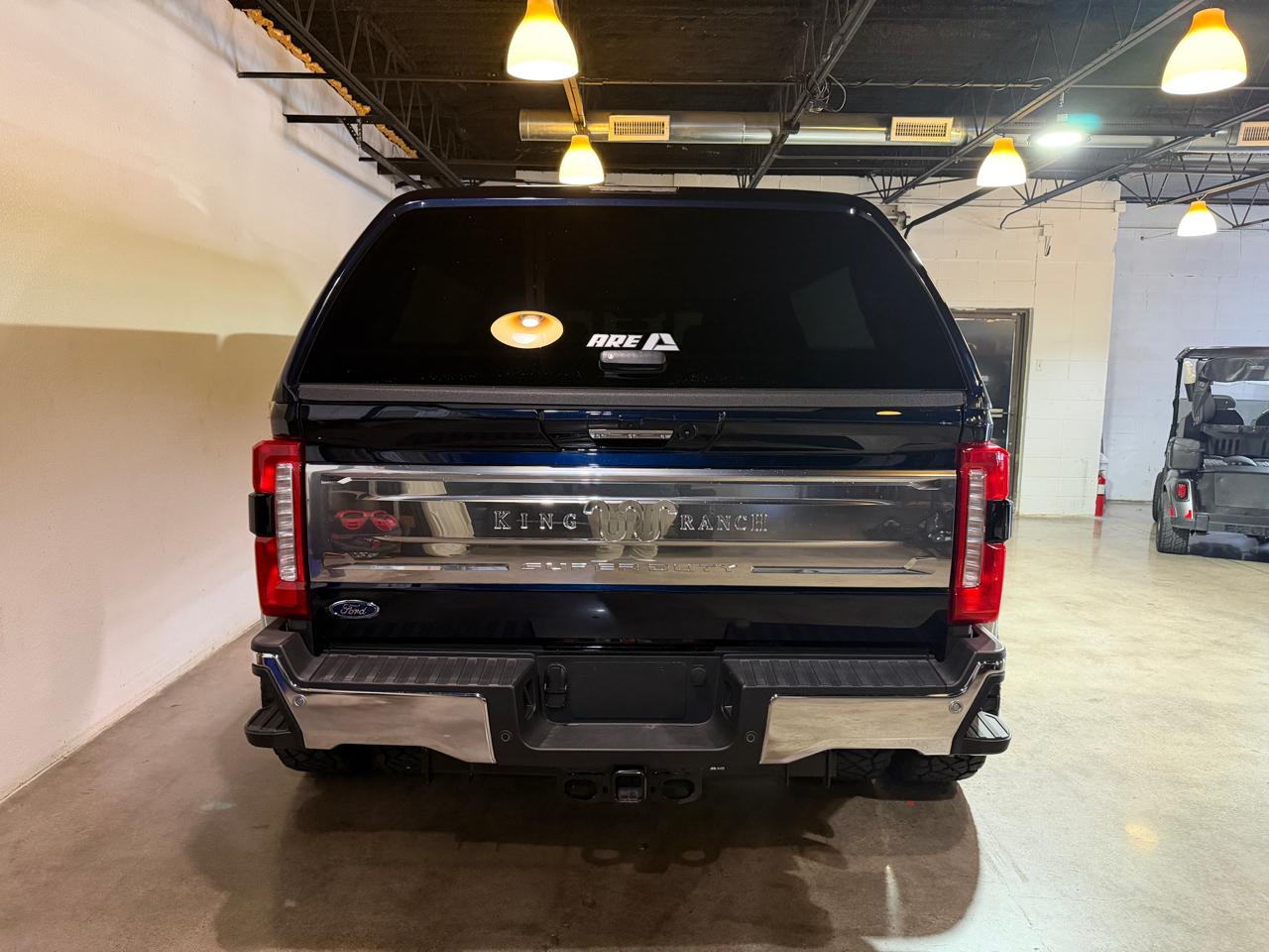 Ford F-350 SD King Ranch Crew Cab Long Bed DRW 4WD 2023