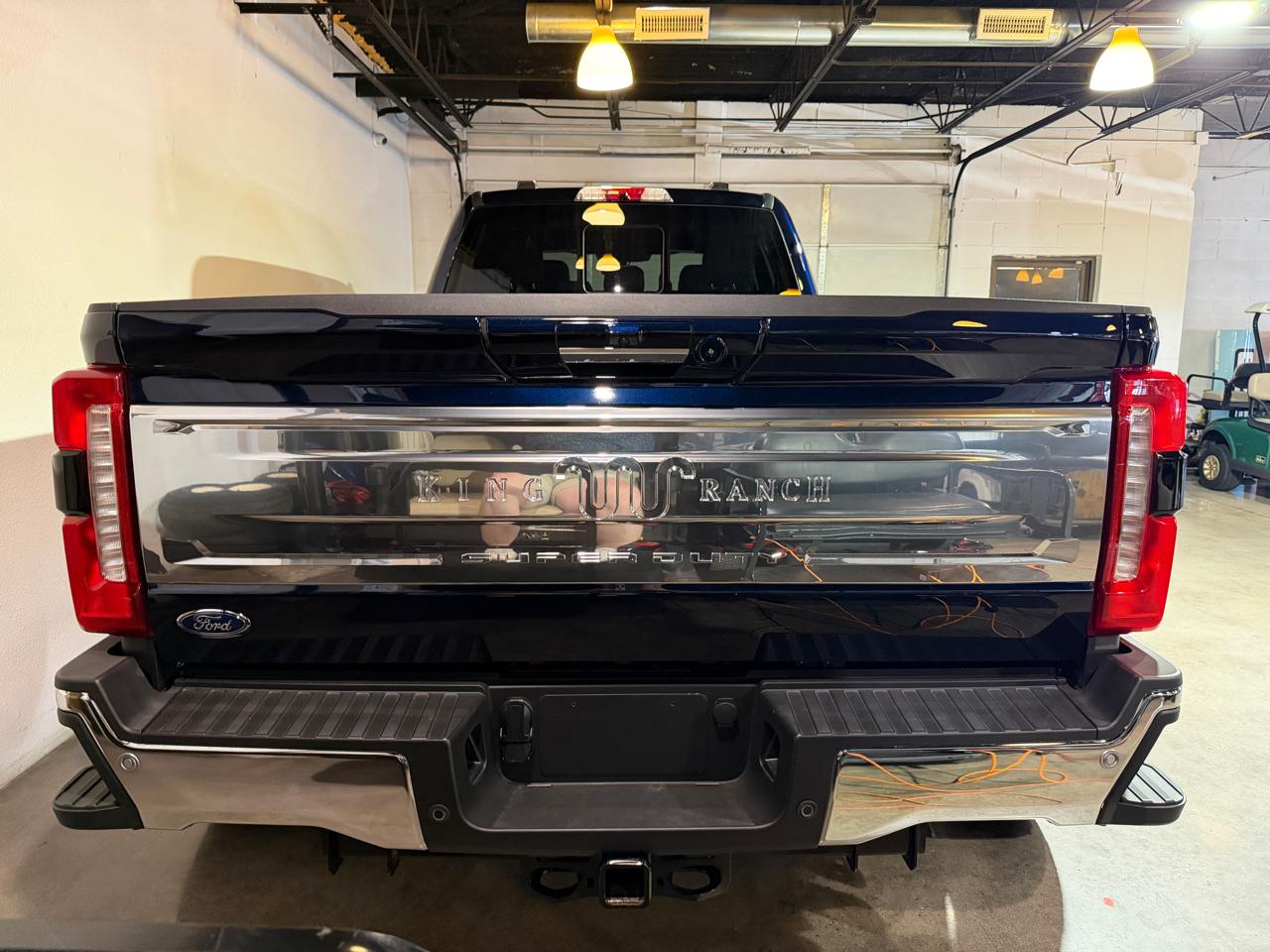 Ford F-350 SD King Ranch Crew Cab Long Bed DRW 4WD 2023