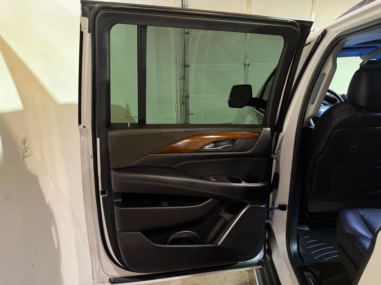 Cadillac Escalade ESV Luxury 4WD 2020