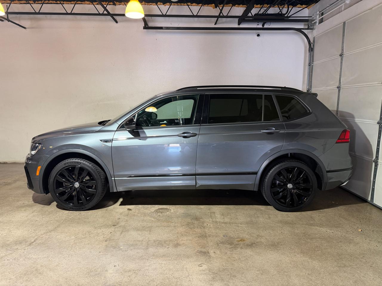 Volkswagen Tiguan SE R-Line Black 4D SUV 4Motion 2020