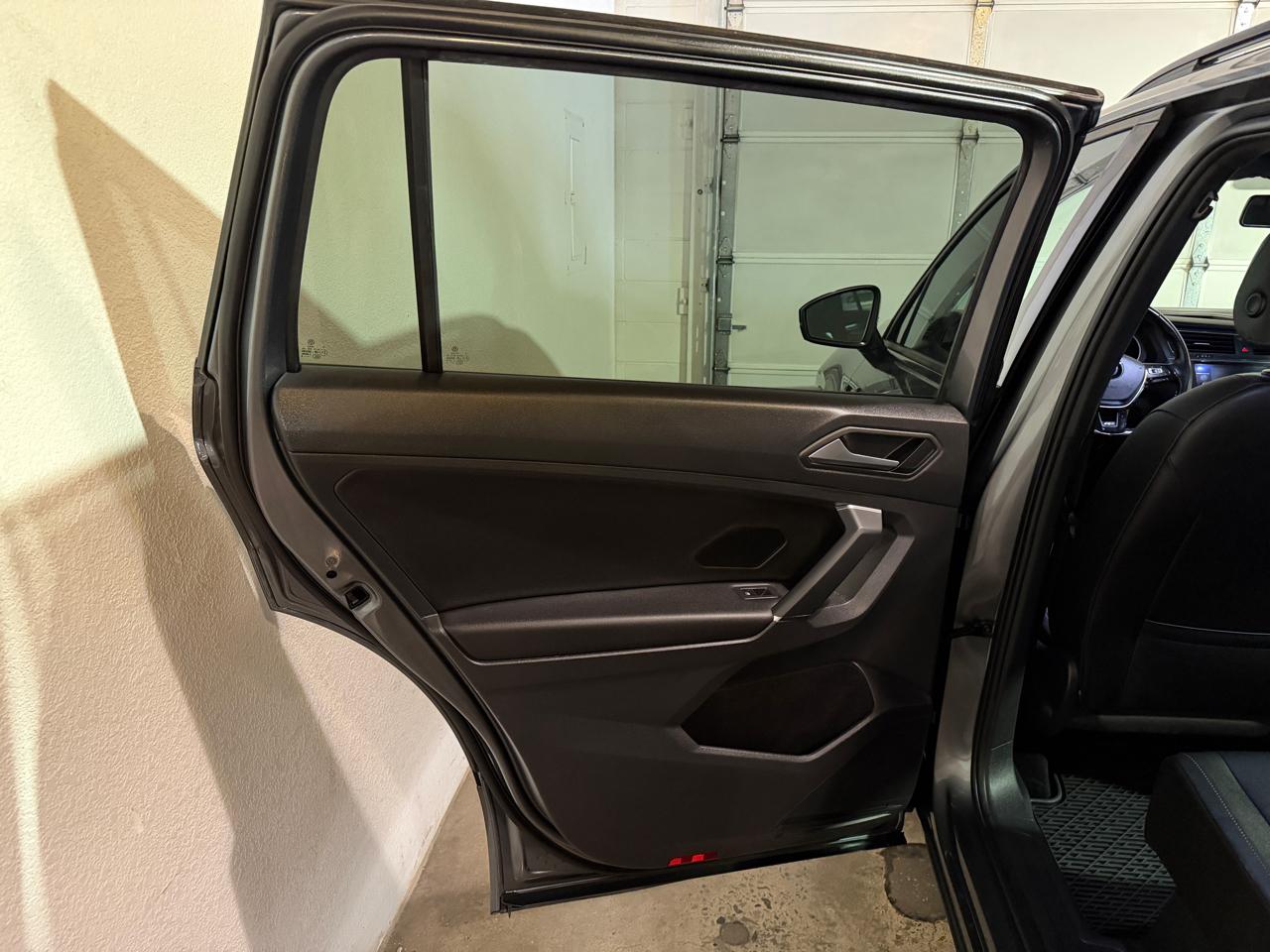 Volkswagen Tiguan SE R-Line Black 4D SUV 4Motion 2020