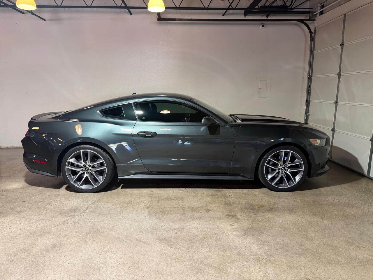 Ford Mustang EcoBoost Coupe 2015