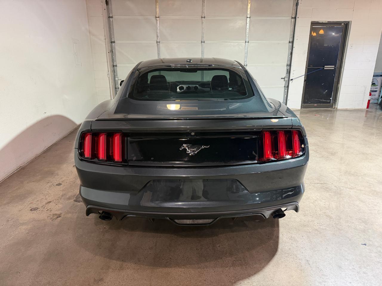 Ford Mustang EcoBoost Coupe 2015