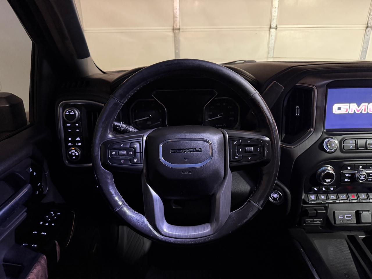 GMC Sierra 2500HD Denali Crew Cab 4WD 2020