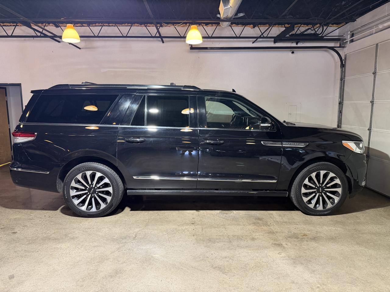 Lincoln Navigator L Reserve 4WD 2023