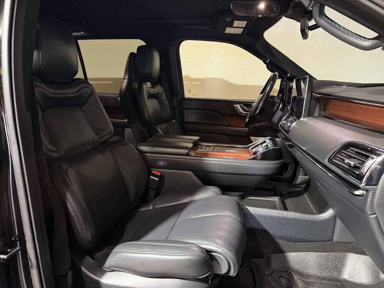 Lincoln Navigator L Reserve 4WD 2023