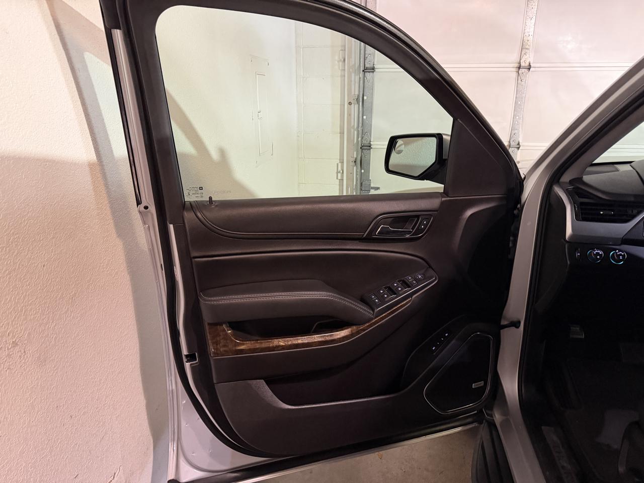 Chevrolet Suburban LT 4WD 2017