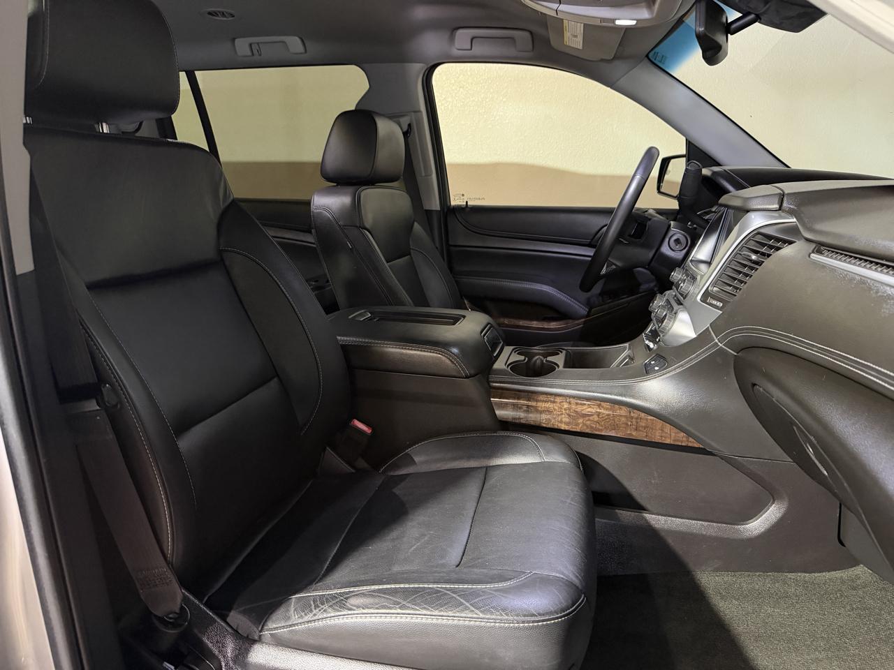 Chevrolet Suburban LT 4WD 2017