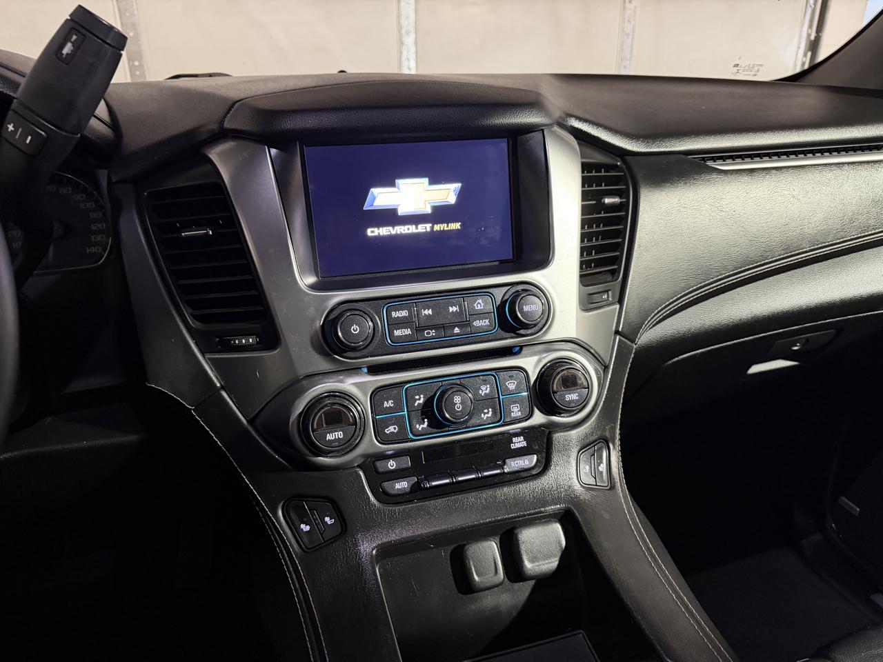 Chevrolet Suburban LT 4WD 2017