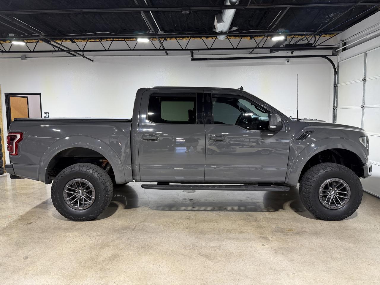 Ford F-150 Raptor SuperCrew 4WD 2020