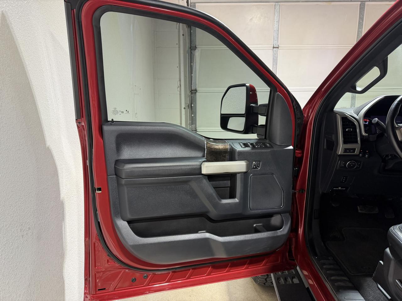Ford F-250 SD Lariat Crew Cab 4WD 2022