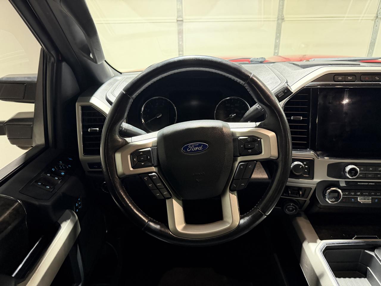 Ford F-250 SD Lariat Crew Cab 4WD 2022