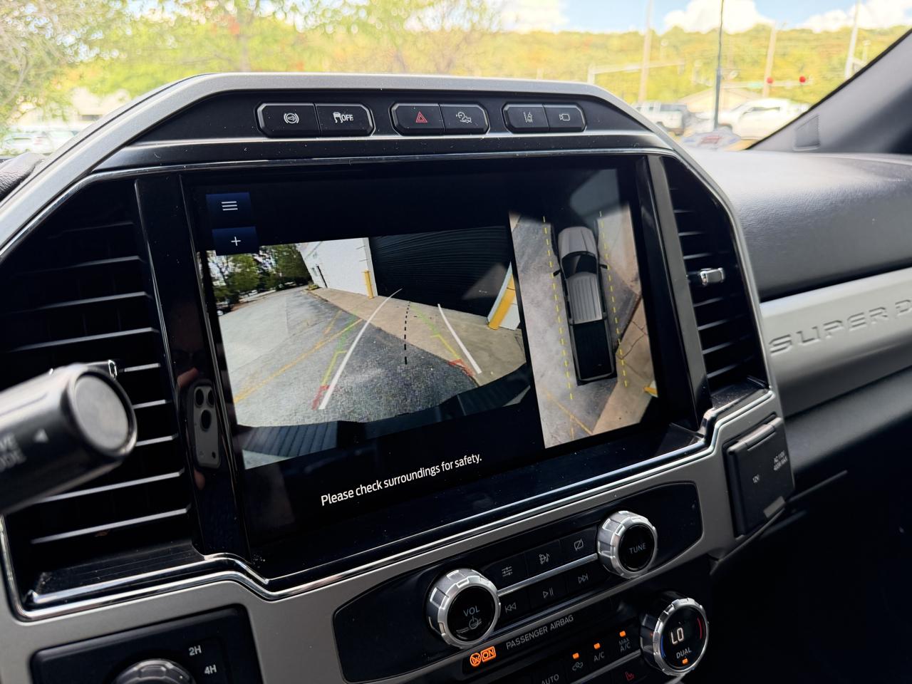 Ford F-250 SD Lariat Crew Cab 4WD 2022