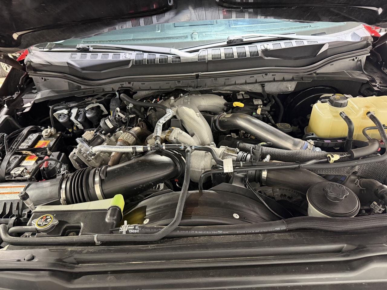 Ford F-250 SD Lariat Crew Cab 4WD 2022