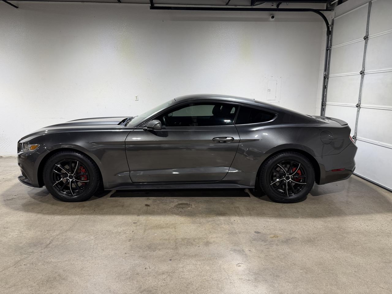 Ford Mustang EcoBoost Coupe 2015