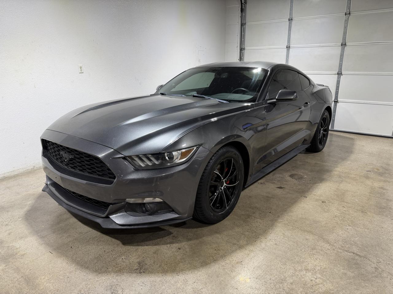 Ford Mustang EcoBoost Coupe 2015
