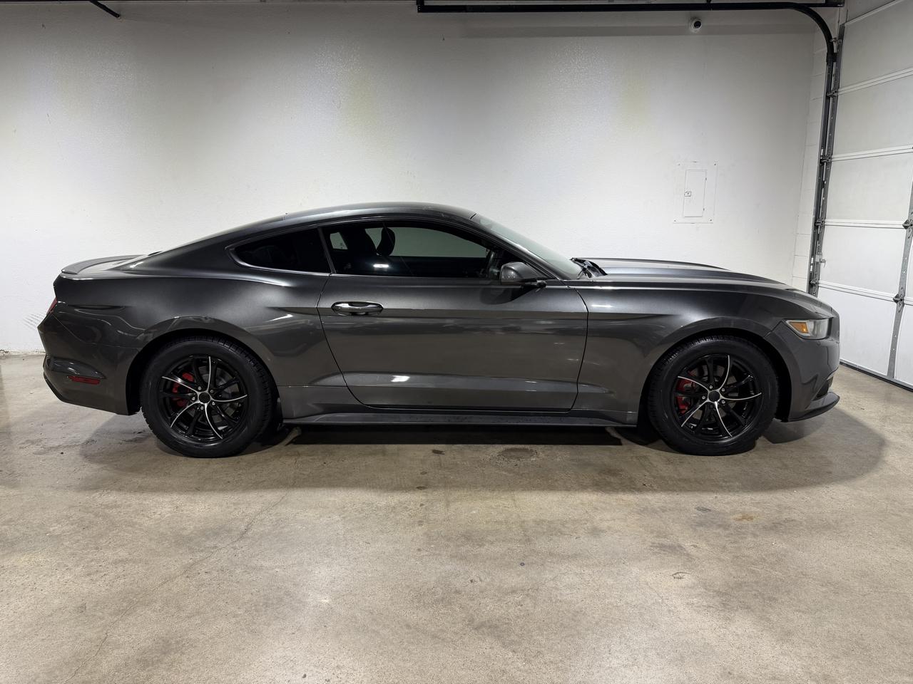 Ford Mustang EcoBoost Coupe 2015