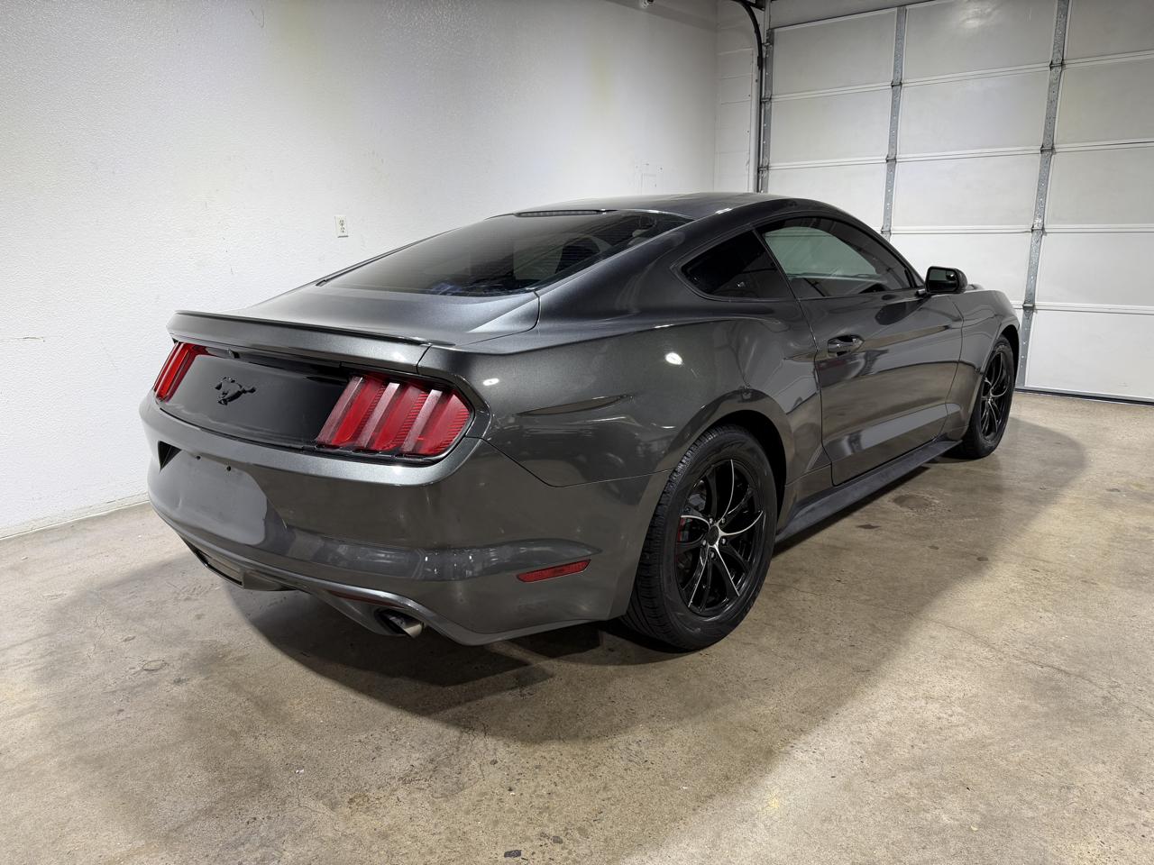Ford Mustang EcoBoost Coupe 2015