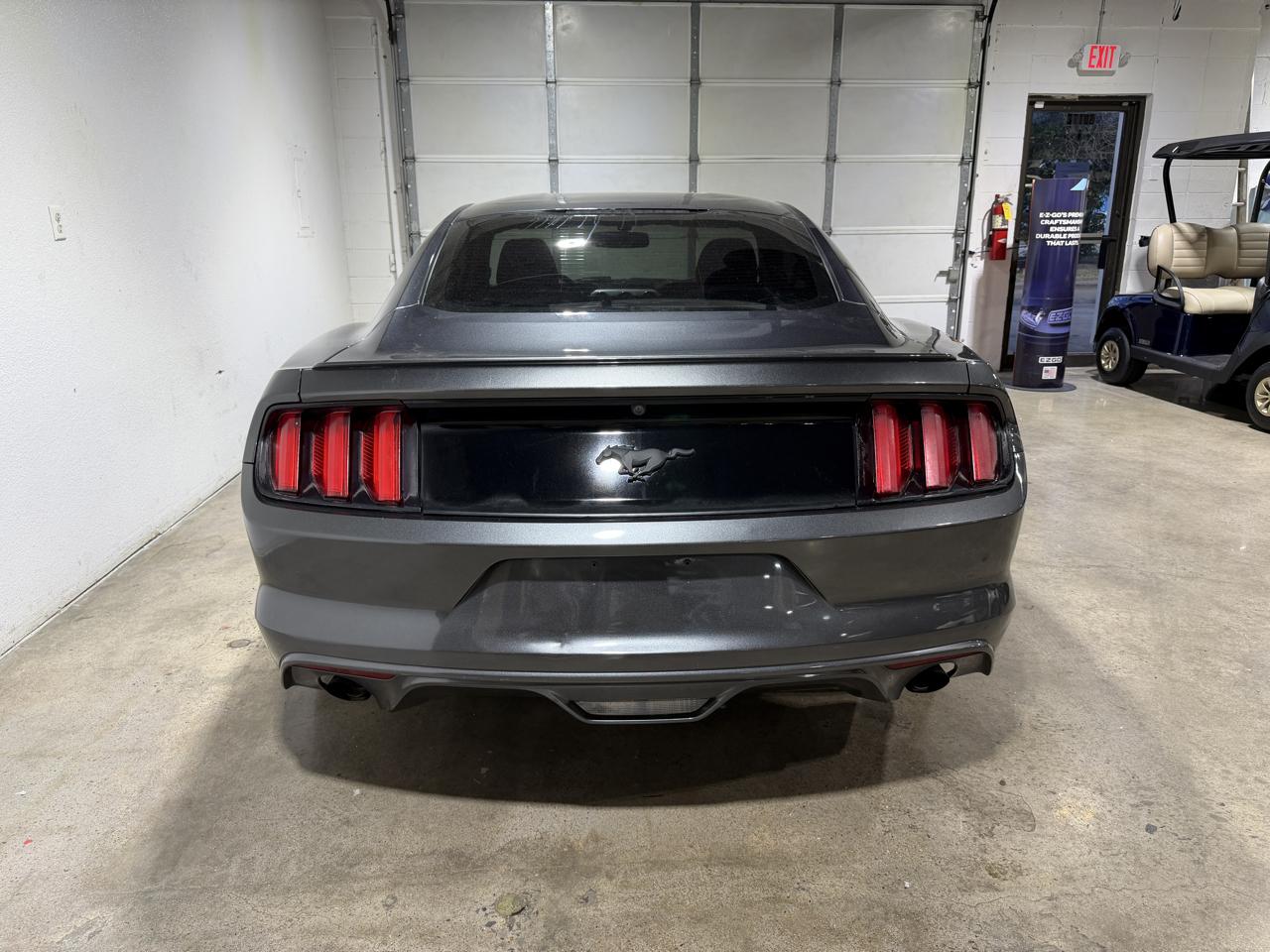 Ford Mustang EcoBoost Coupe 2015