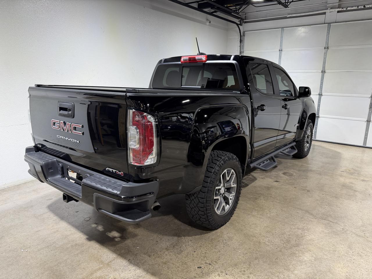 GMC Canyon AT4 Crew Cab 4WD 2022