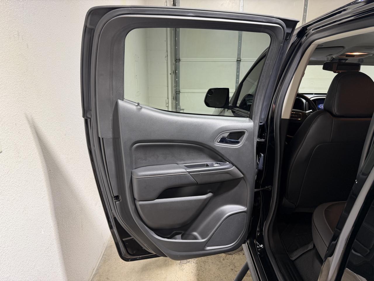 GMC Canyon AT4 Crew Cab 4WD 2022
