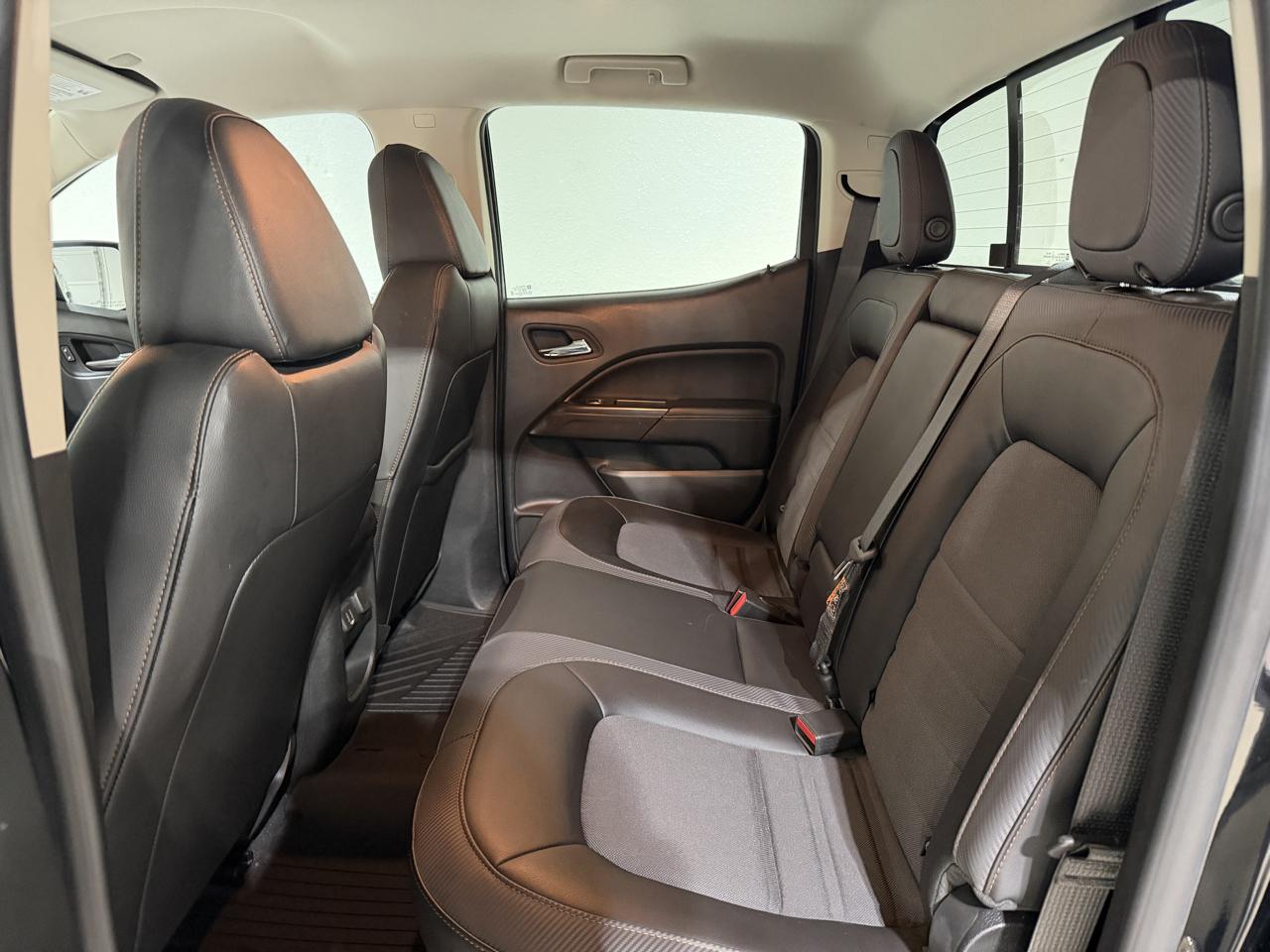 GMC Canyon AT4 Crew Cab 4WD 2022
