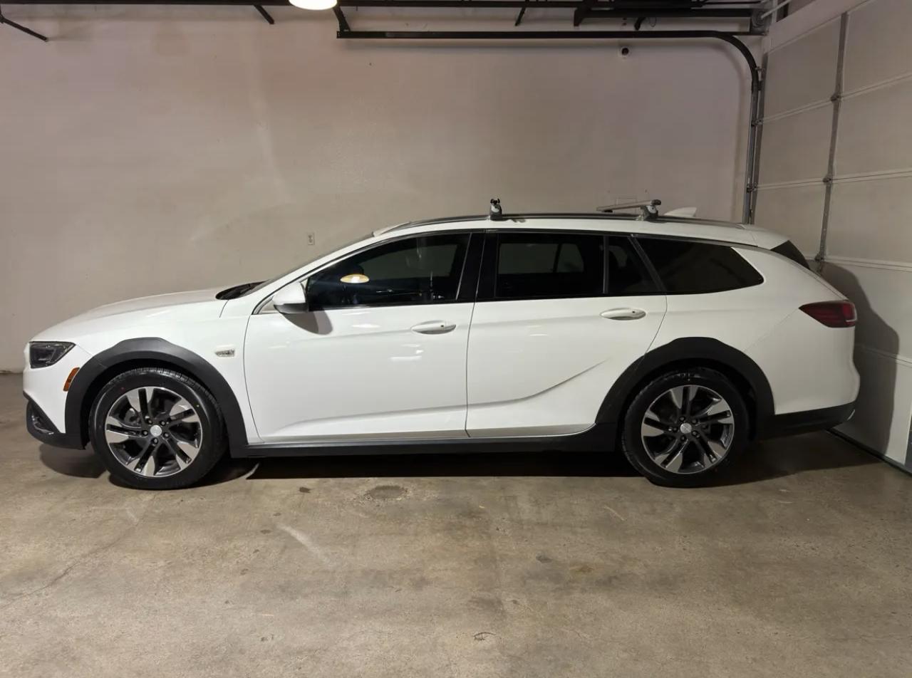 Buick Regal TourX Essence 2018
