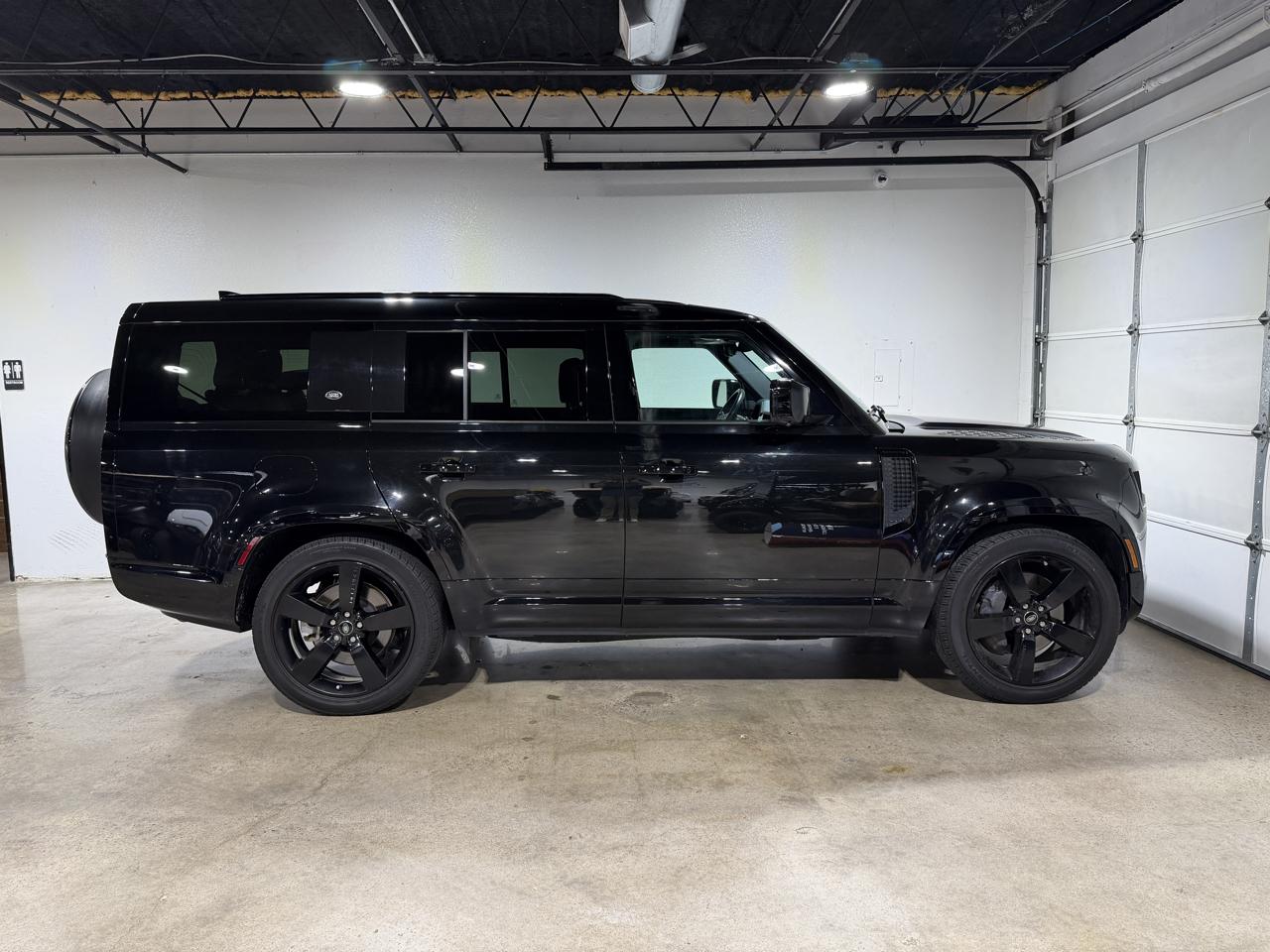 Land Rover Defender 130 X-Dynamic SE 2024