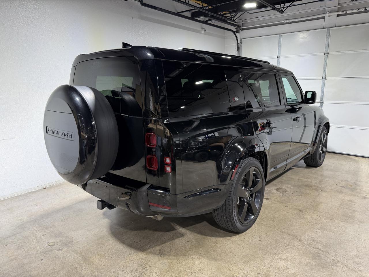 Land Rover Defender 130 X-Dynamic SE 2024