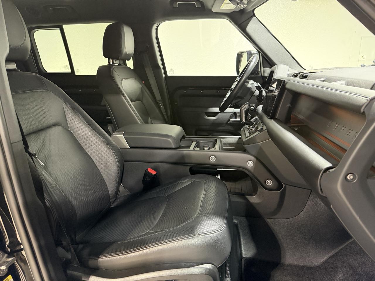 Land Rover Defender 130 X-Dynamic SE 2024