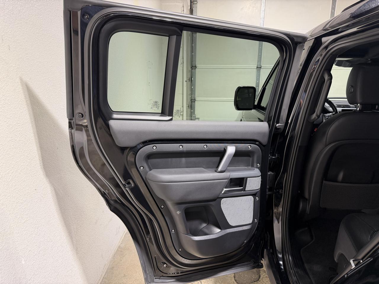Land Rover Defender 130 X-Dynamic SE 2024