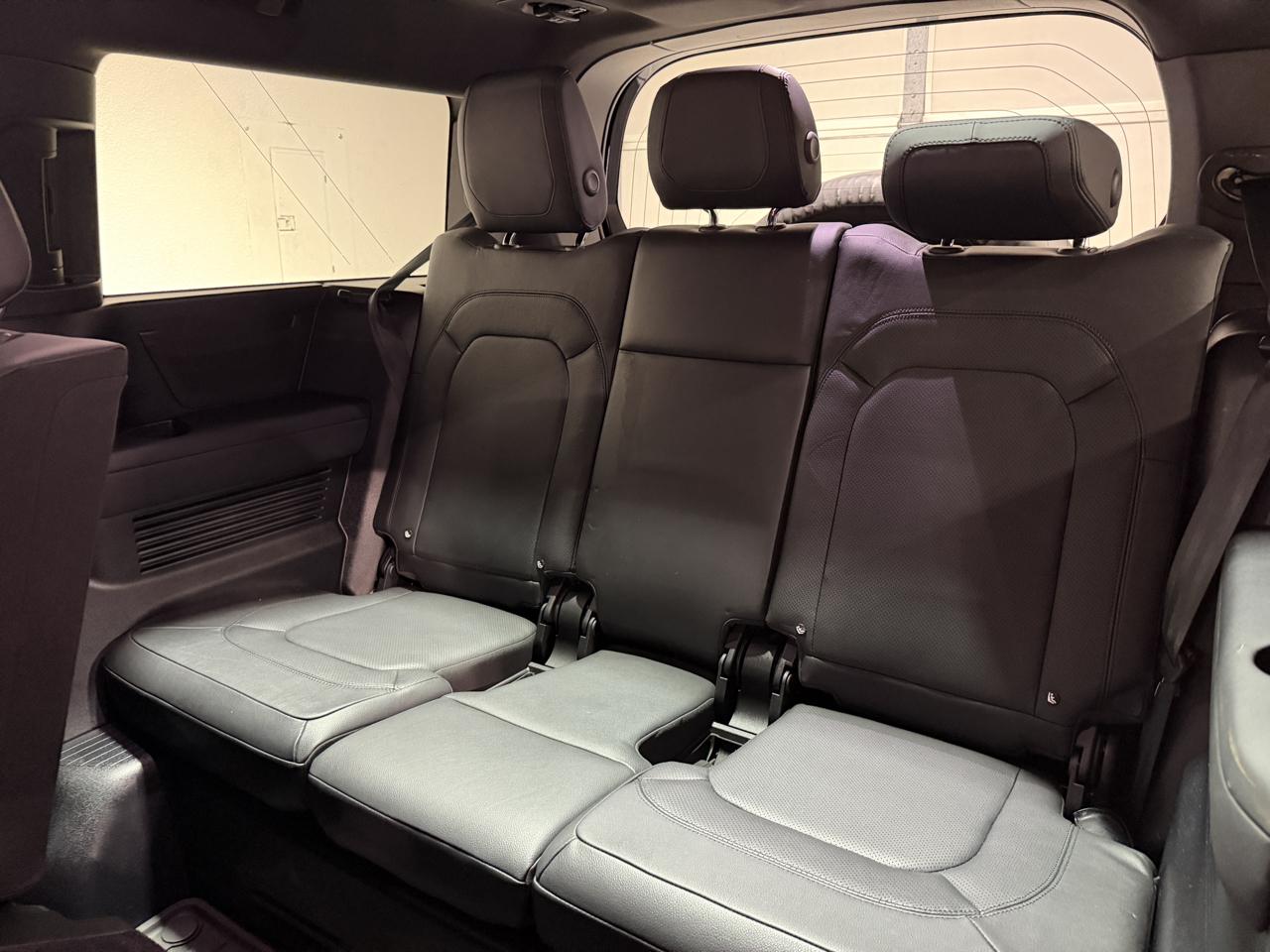 Land Rover Defender 130 X-Dynamic SE 2024
