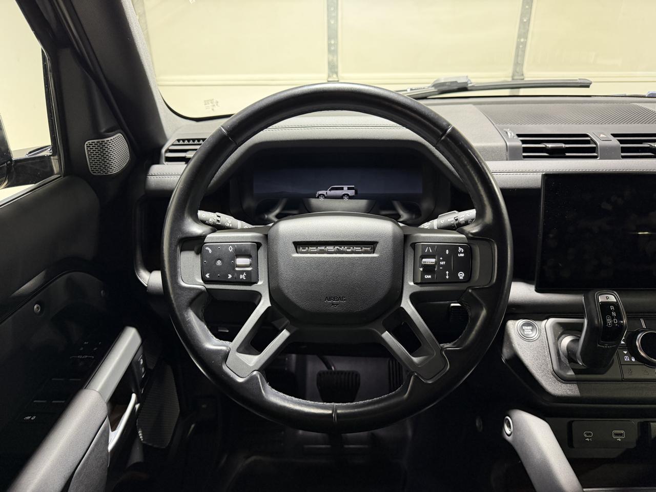 Land Rover Defender 130 X-Dynamic SE 2024