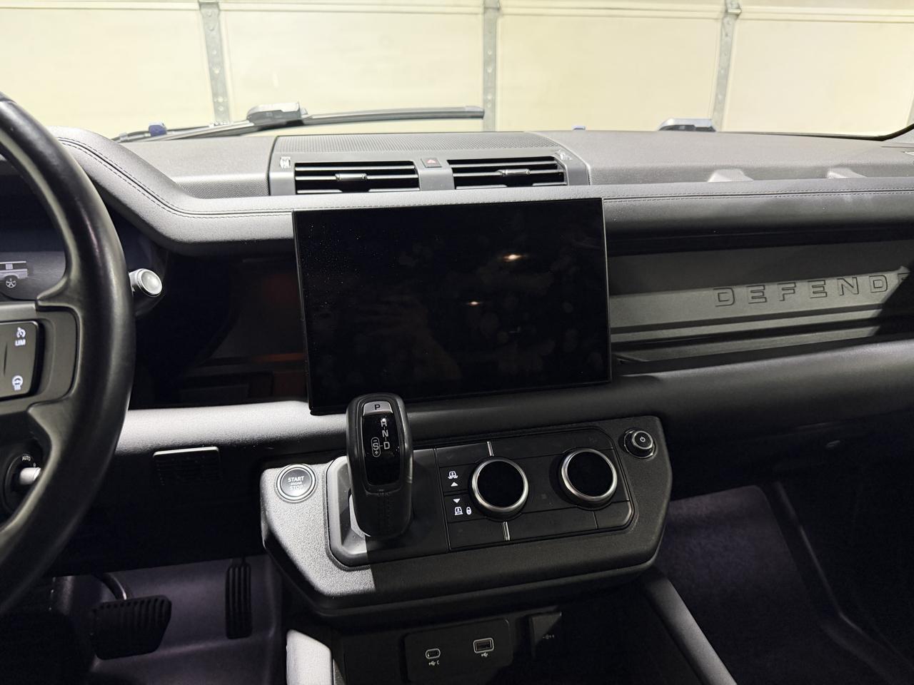 Land Rover Defender 130 X-Dynamic SE 2024