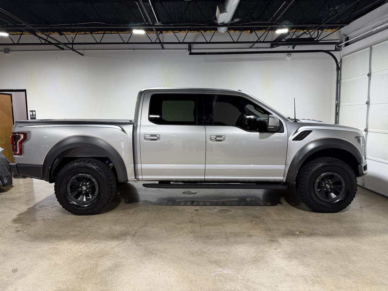 Ford F-150 Raptor SuperCrew 4WD 2018