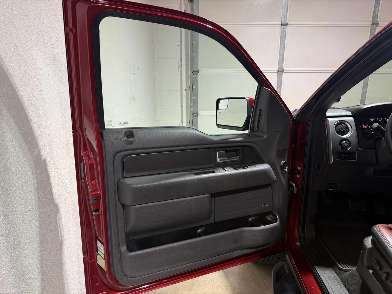 Ford F-150 SVT Raptor SuperCrew 5.5-ft. Bed 4WD 2014