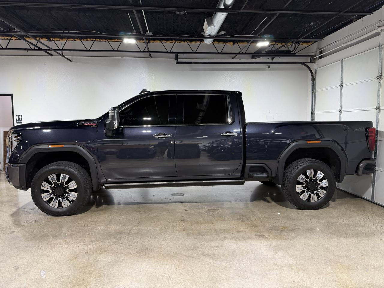 GMC Sierra 2500HD Denali Crew Cab 4WD 2024