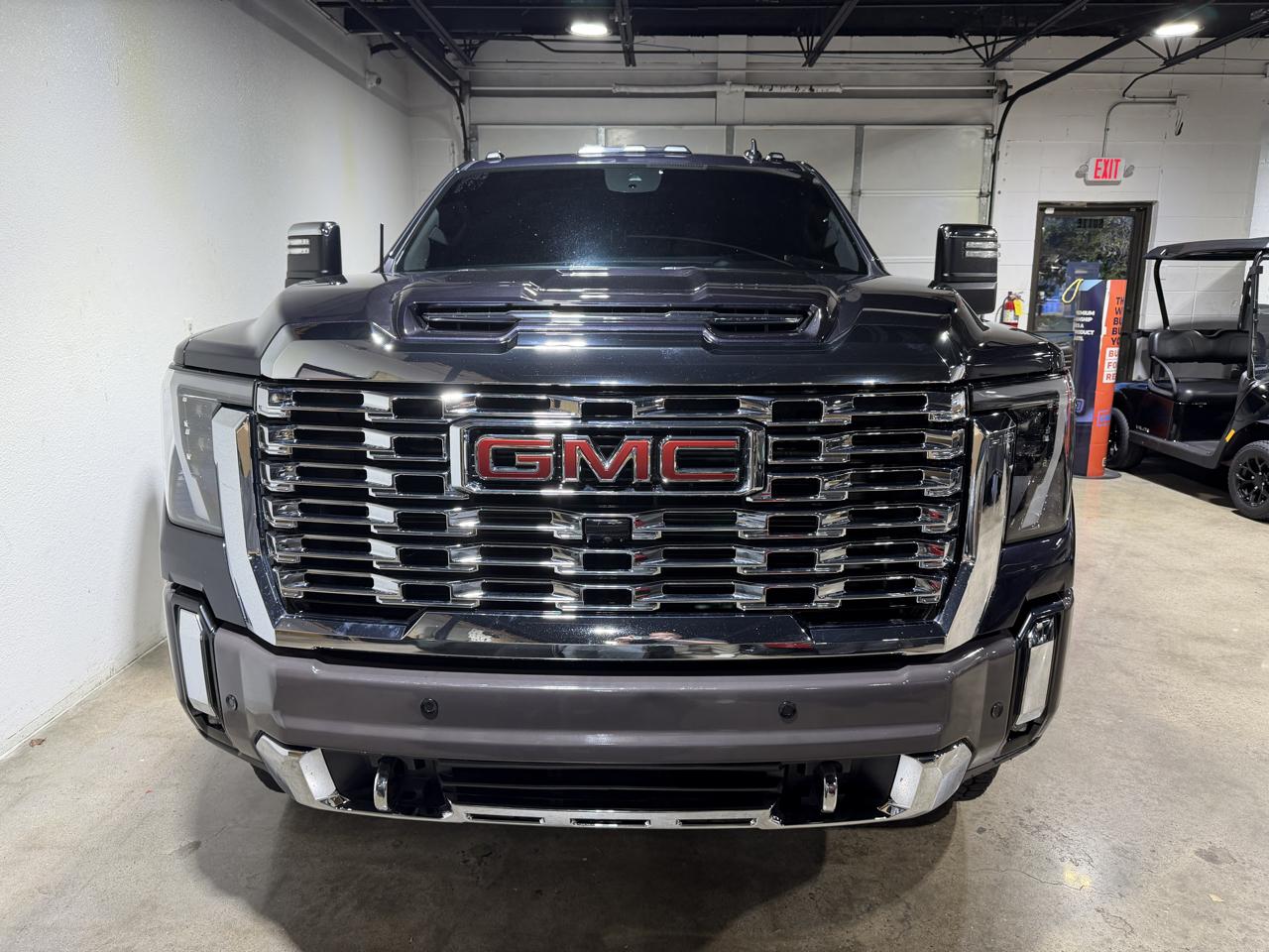 GMC Sierra 2500HD Denali Crew Cab 4WD 2024