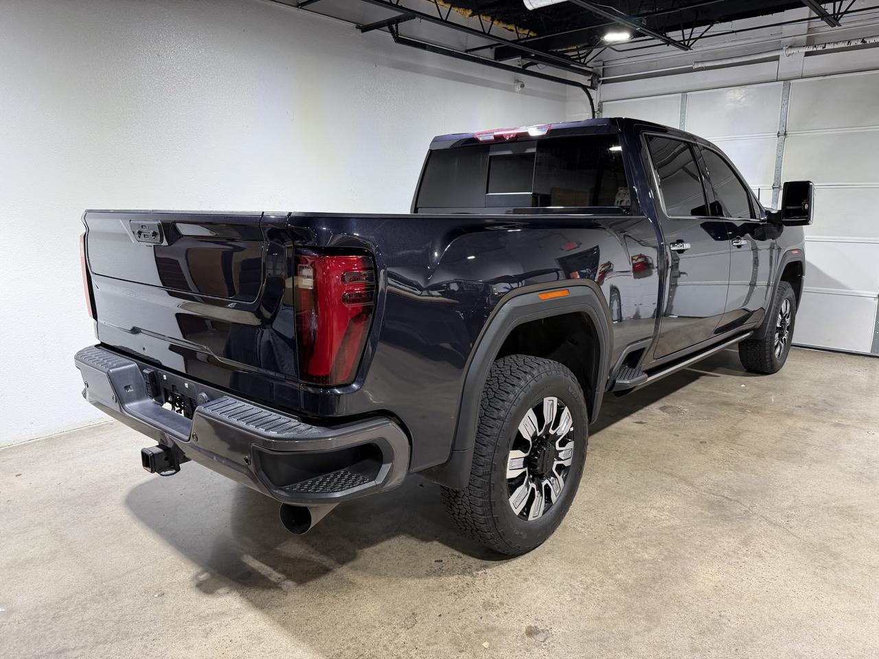 GMC Sierra 2500HD Denali Crew Cab 4WD 2024