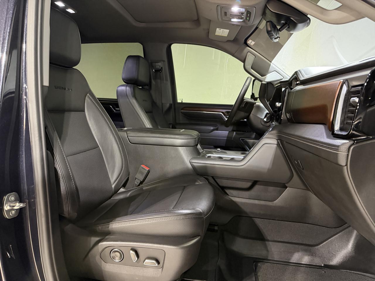 GMC Sierra 2500HD Denali Crew Cab 4WD 2024