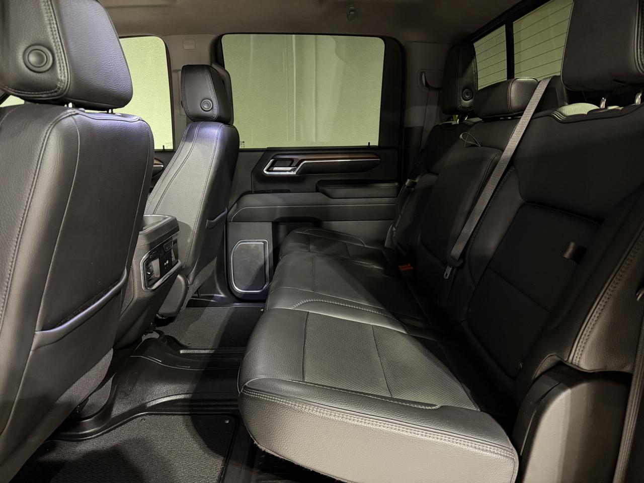 GMC Sierra 2500HD Denali Crew Cab 4WD 2024