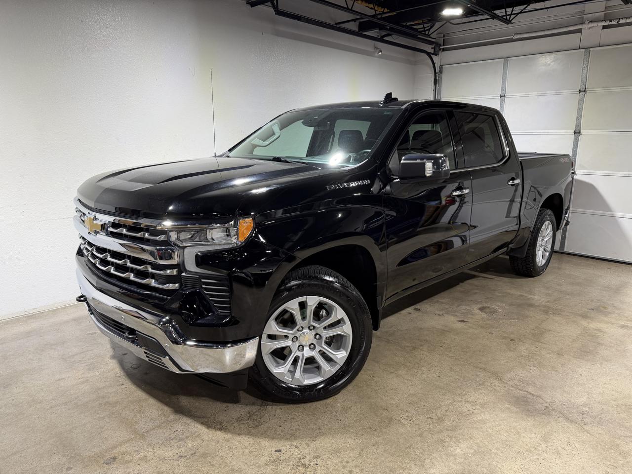 2022 Chevrolet Silverado 1500 LTZ Crew Cab 4WD