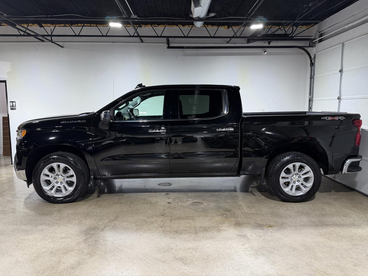 Chevrolet Silverado 1500 LTZ Crew Cab 4WD 2022