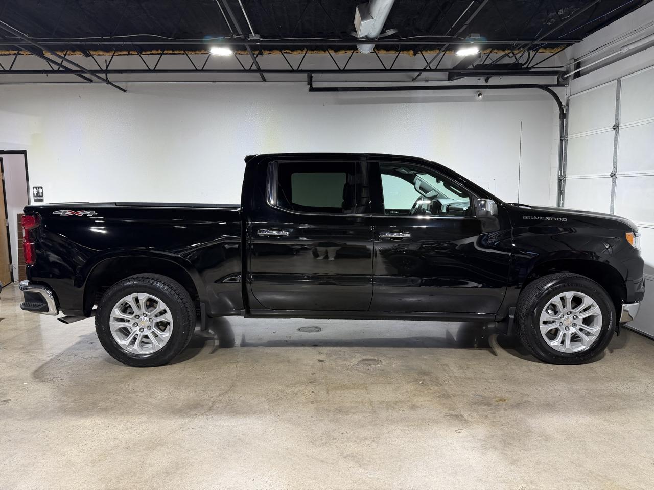 Chevrolet Silverado 1500 LTZ Crew Cab 4WD 2022