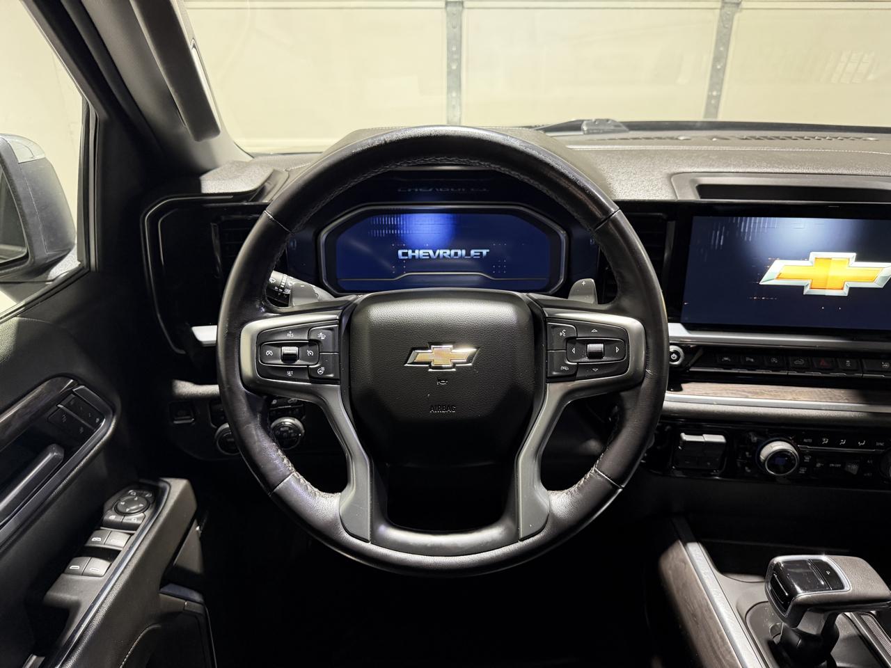 Chevrolet Silverado 1500 LTZ Crew Cab 4WD 2022