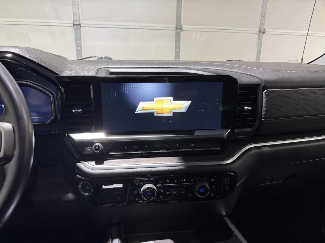 Chevrolet Silverado 1500 LTZ Crew Cab 4WD 2022