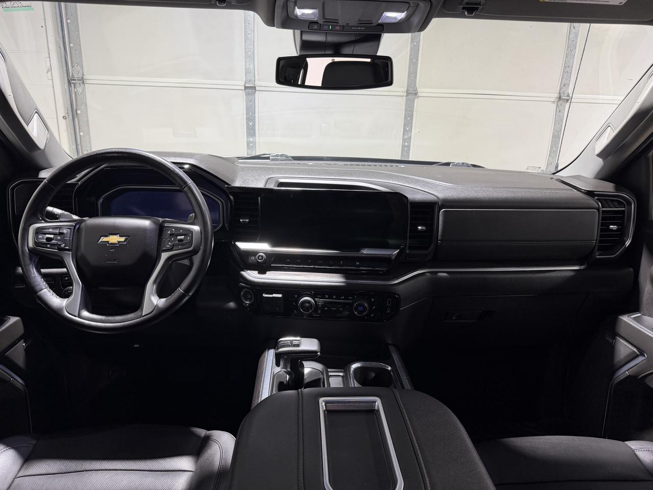 Chevrolet Silverado 1500 LTZ Crew Cab 4WD 2022