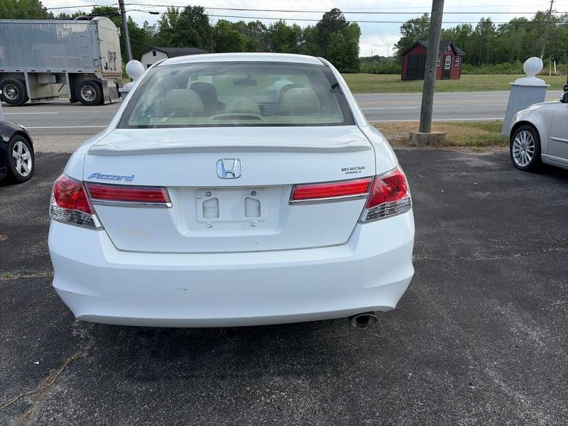 Honda Accord LX sedan AT 2011